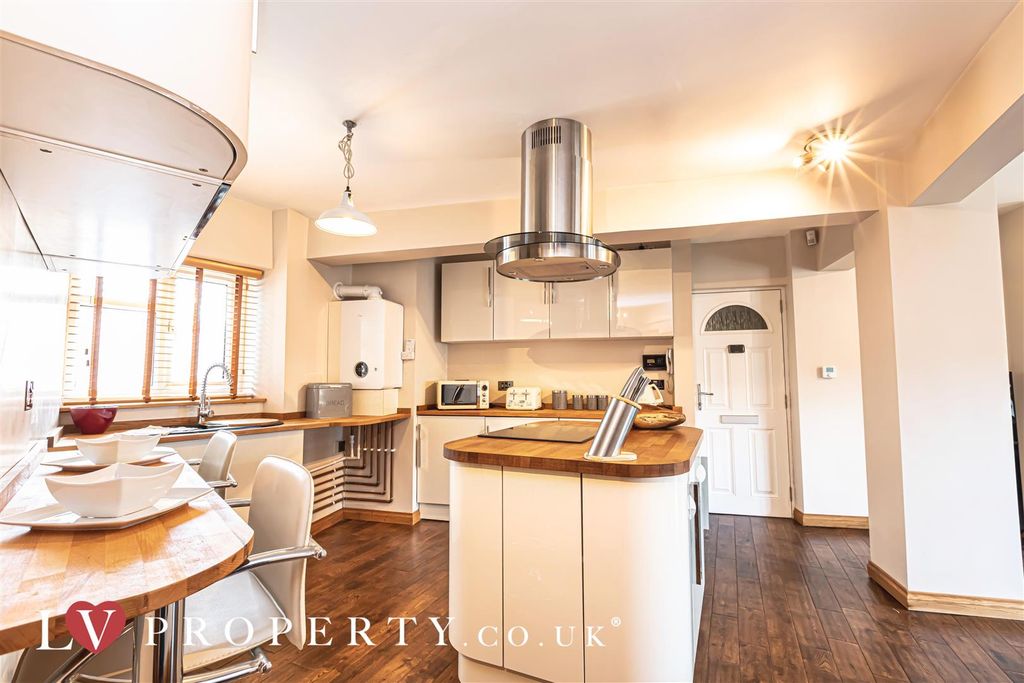Property photo 2 of 11 9.Jpg