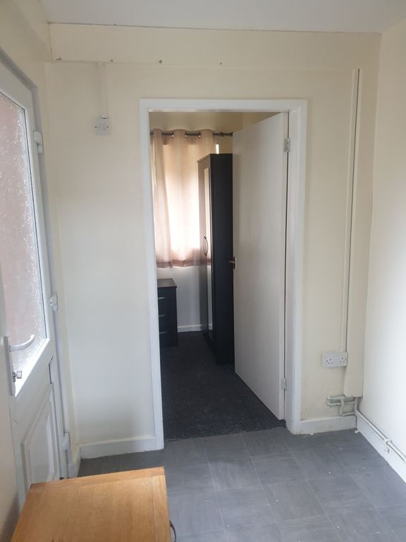 Property photo 2 of 9 Bedroom