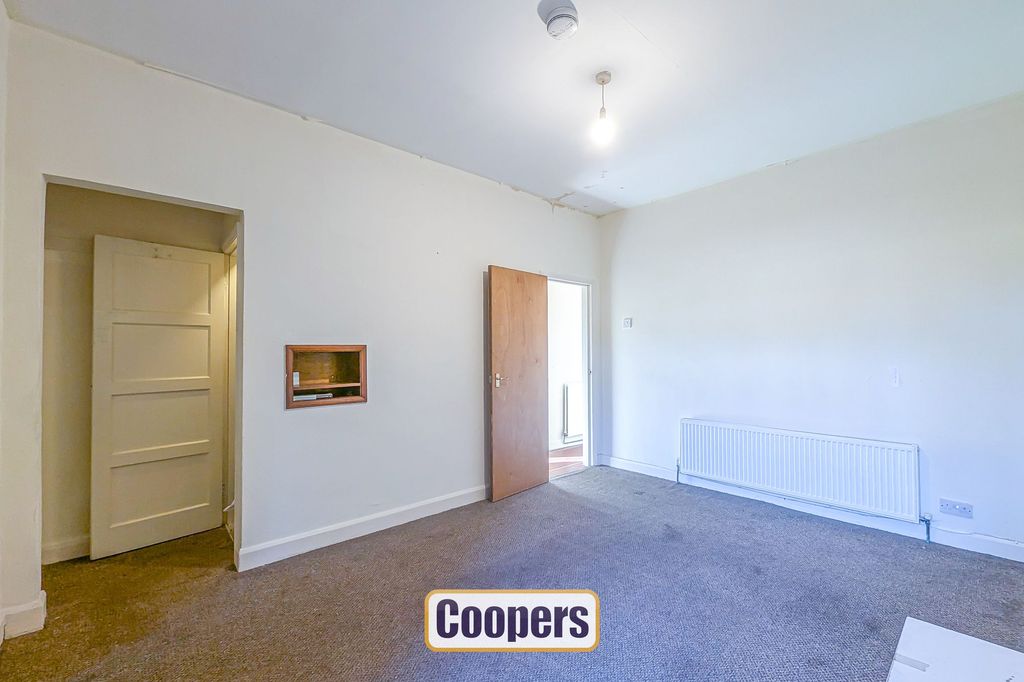 Property photo 3 of 14 Dining Room