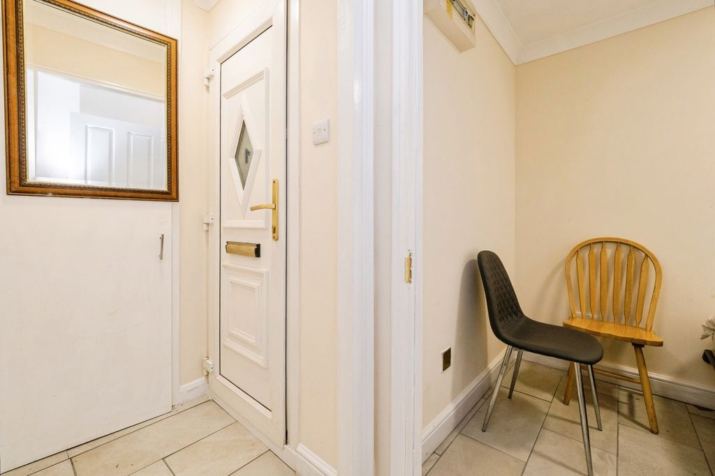 Property photo 3 of 17 Photo