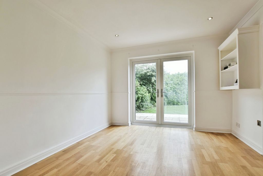 Property photo 2 of 21 Pbox-Img.Jpg