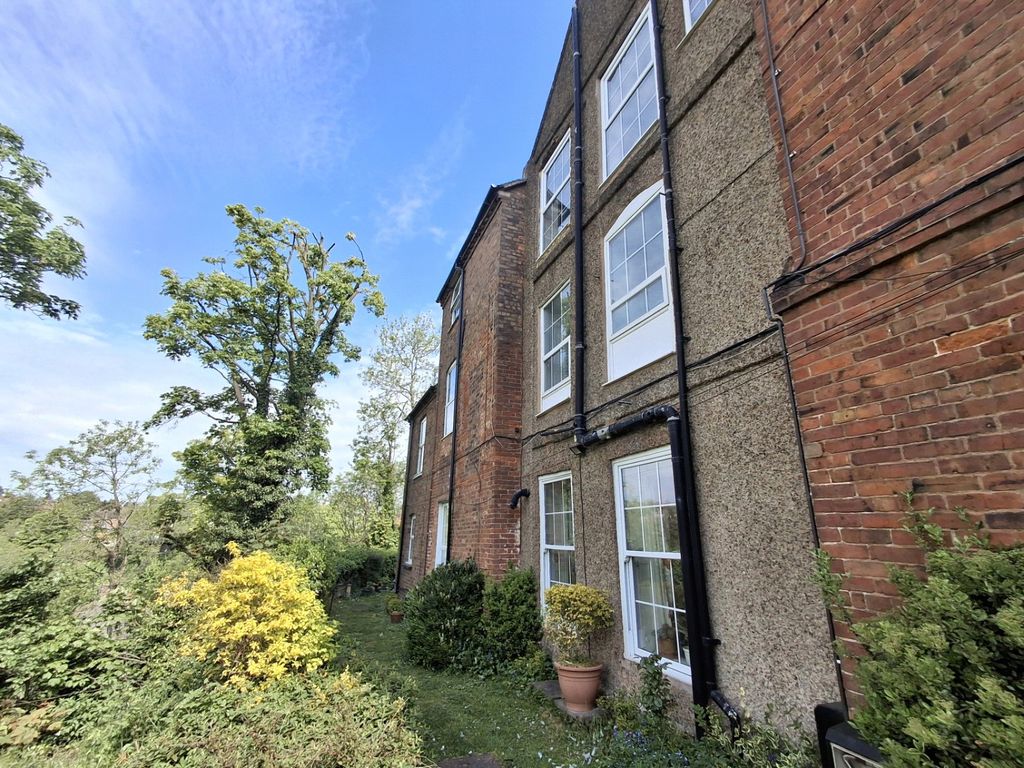 Property photo 2 of 12 Picture No. 17