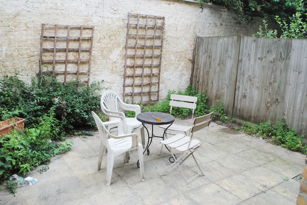 Property photo 2 of 8