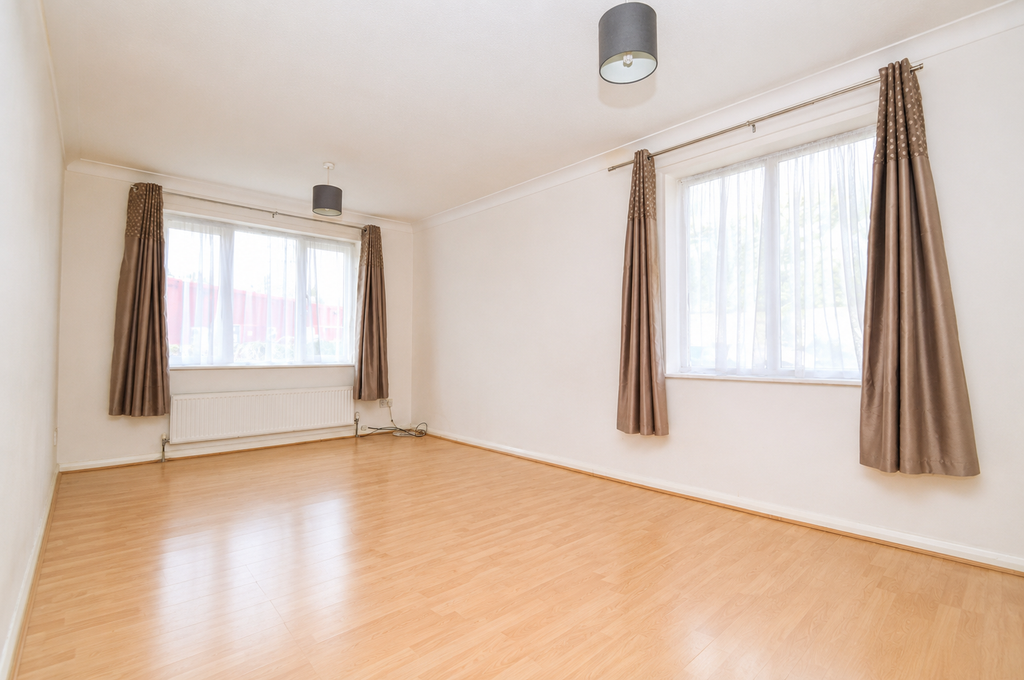 Property photo 1 of 5 E9E9E730-d46c-4745-B3d1-316376287529