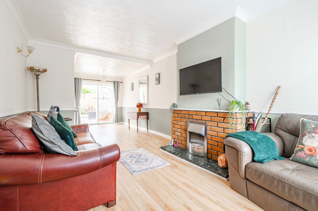 Property photo 3 of 16