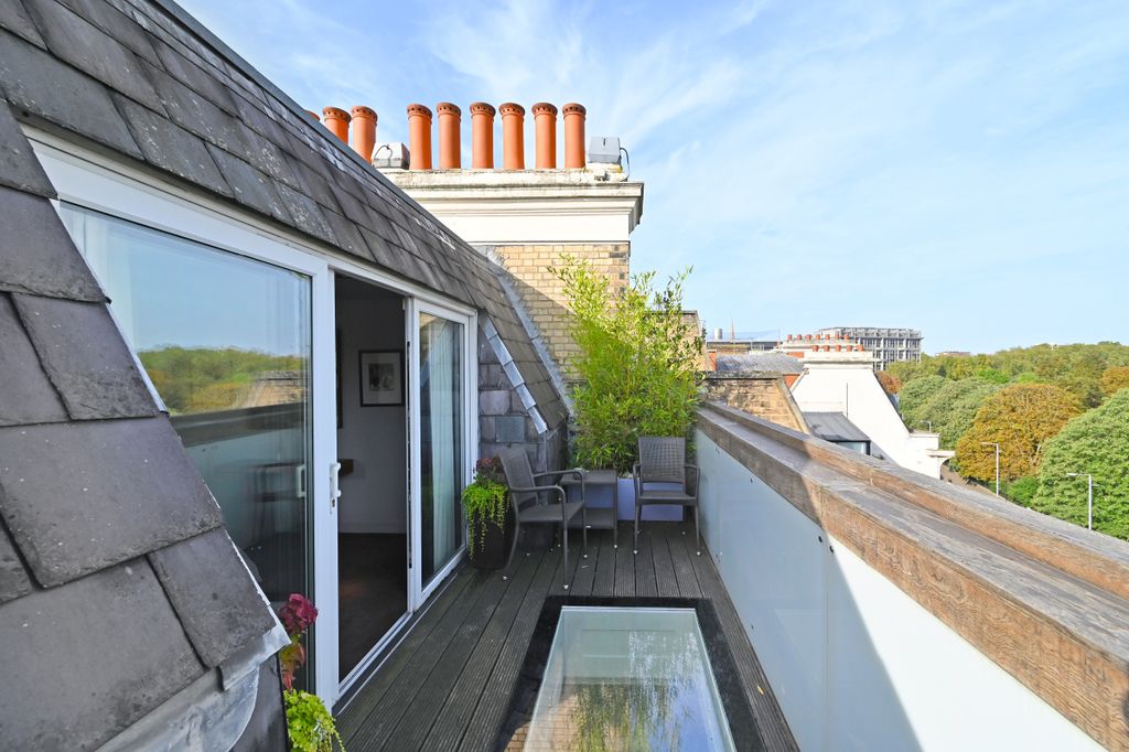 Property photo 2 of 26