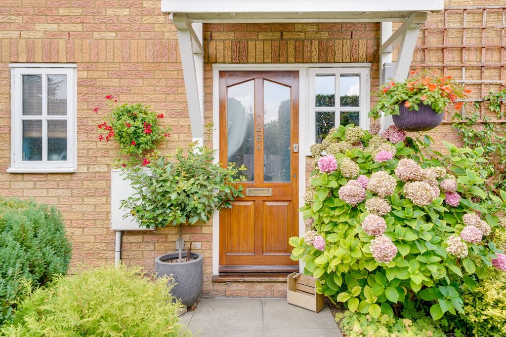Property photo 3 of 27 4484342