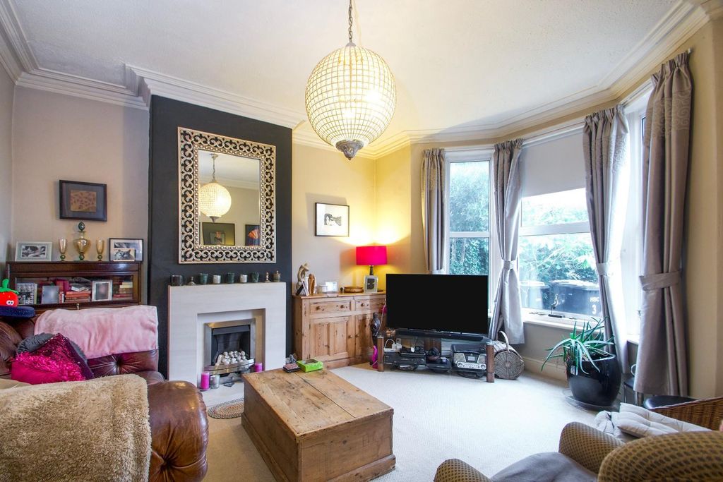 Property photo 3 of 15 3Theavenue-1.Jpg