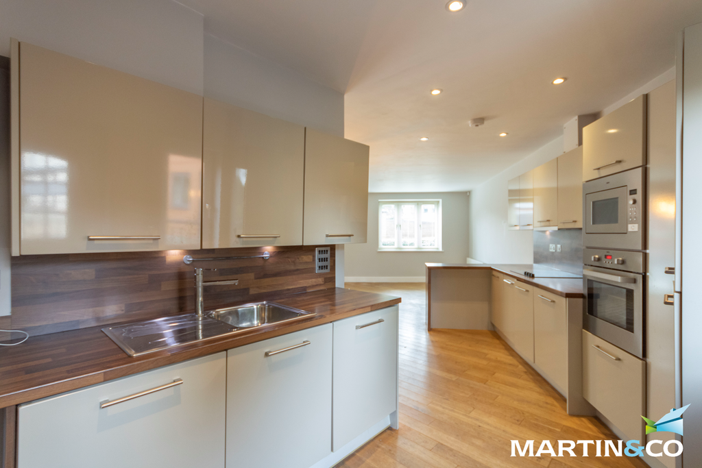 Property photo 3 of 16 Picture6