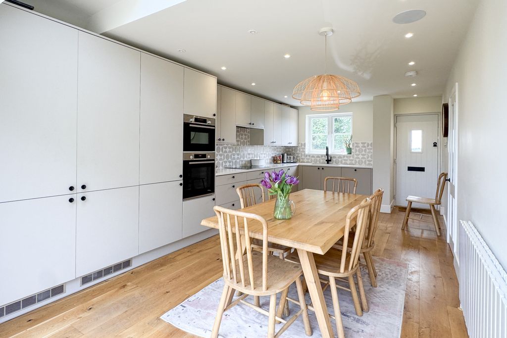 Property photo 3 of 18 3.Jpg
