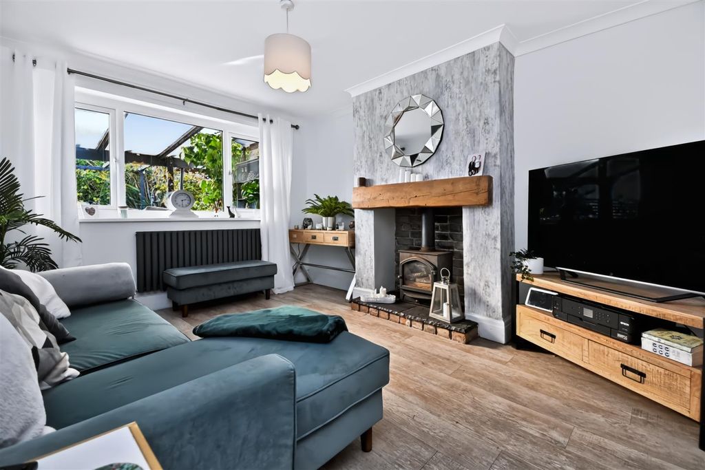Property photo 3 of 52 80 Sandersons Croft Lounge (2).Jpg