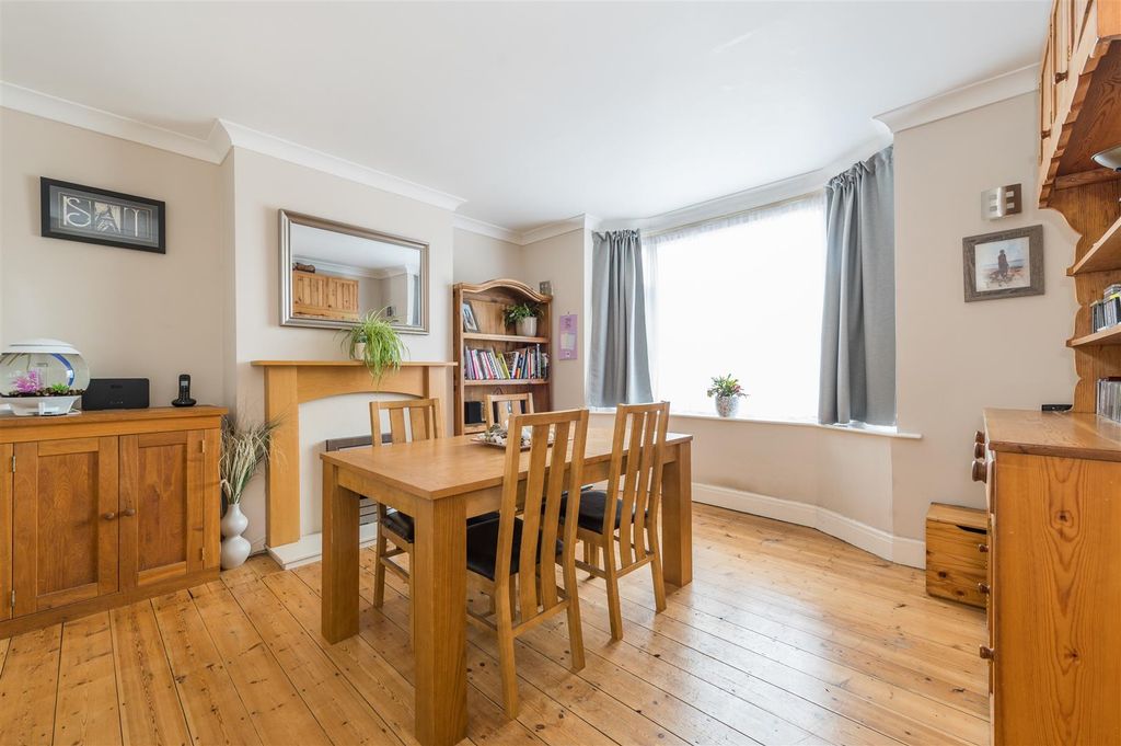 Property photo 3 of 26 No694_48.Jpg