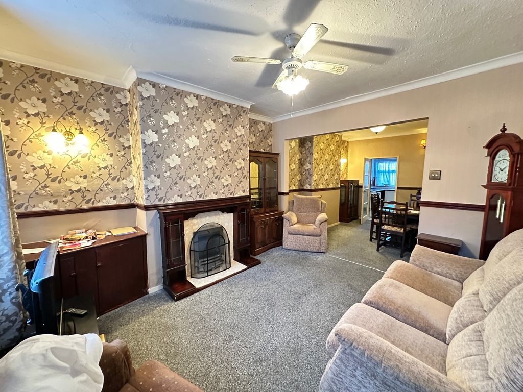 Property photo 2 of 15 2. Lounge: Diner.Jpg