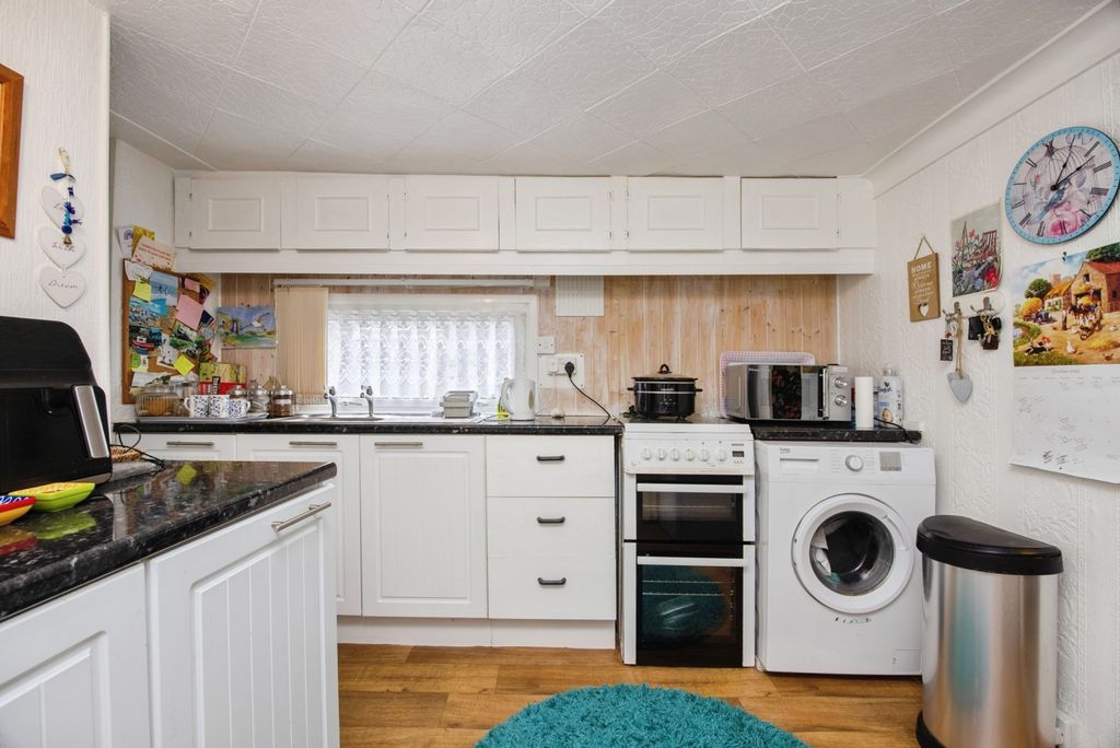 Additional image 6 of 1 bed property for saleHazelmere Avenue, Buckler Village, St. Austell, Cornwall PL25