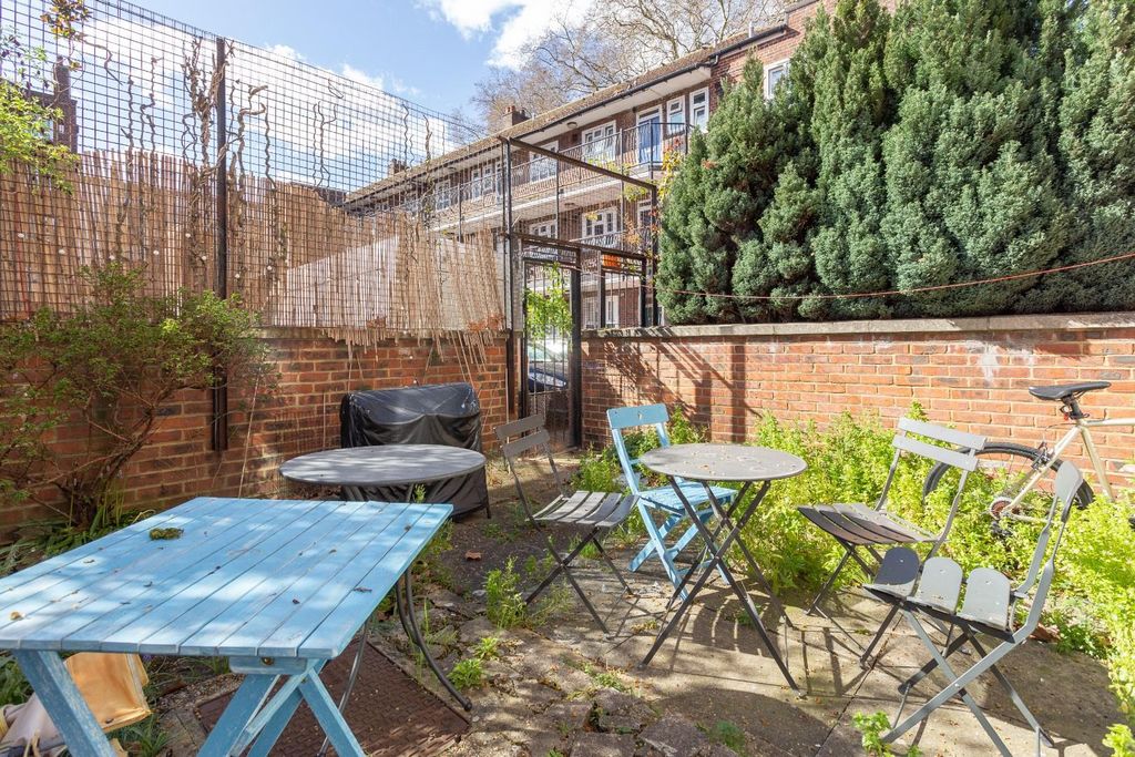 Property photo 2 of 14 Garden