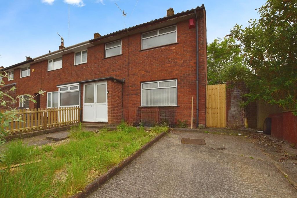 Property photo 1 of 10 Front Garden