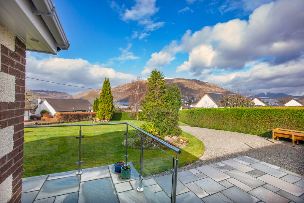 Property photo 2 of 29