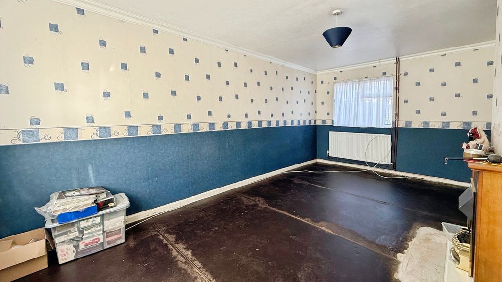 Property photo 2 of 14 Lounge