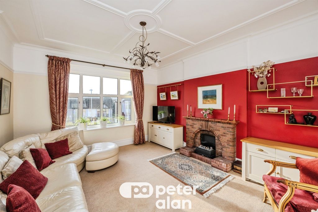 Property photo 2 of 31