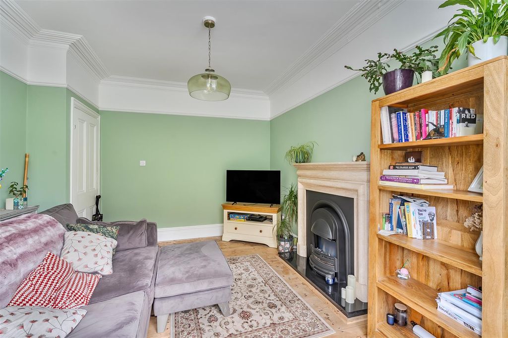 Property photo 3 of 25