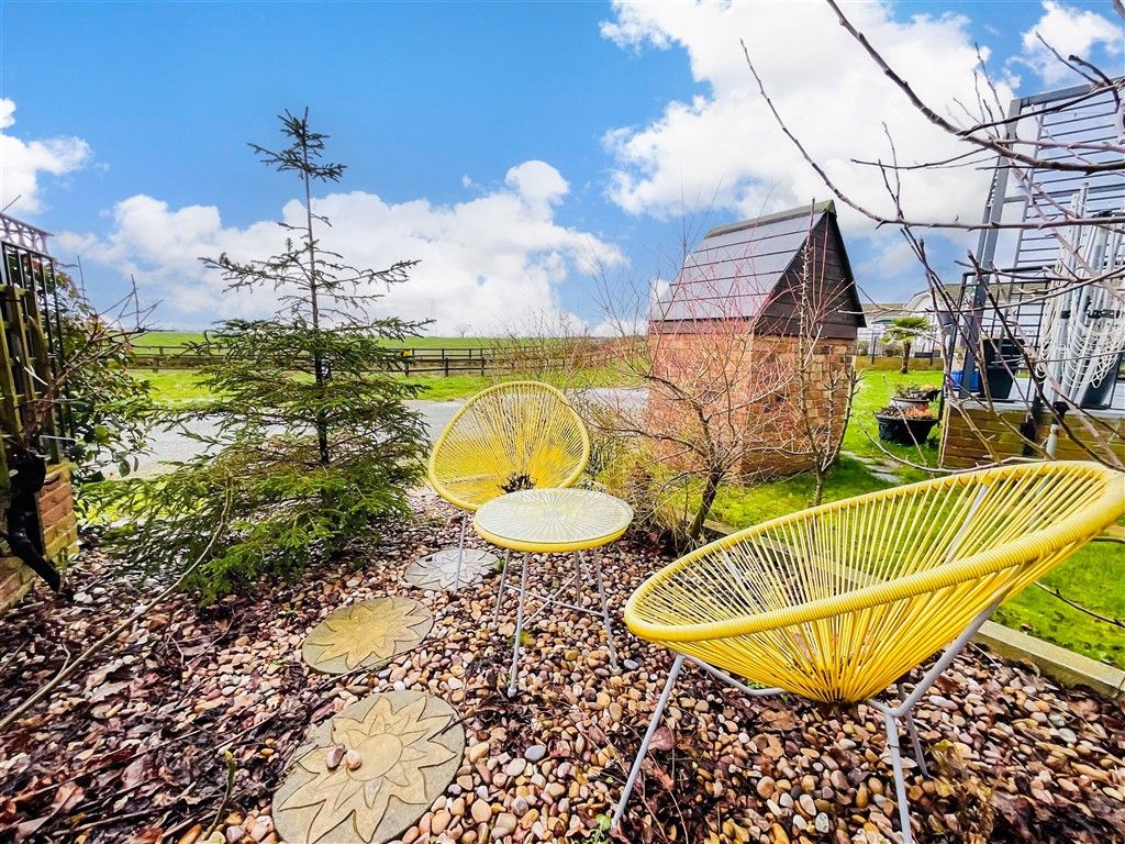 Property photo 2 of 12 Seating Area