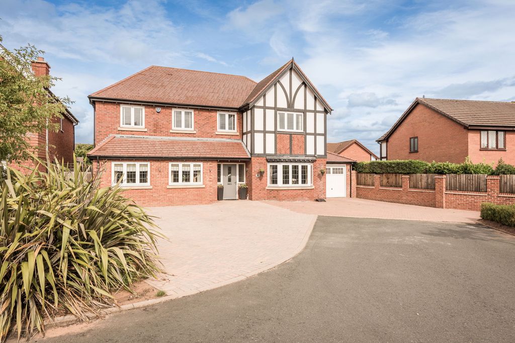 Property photo 2 of 59
