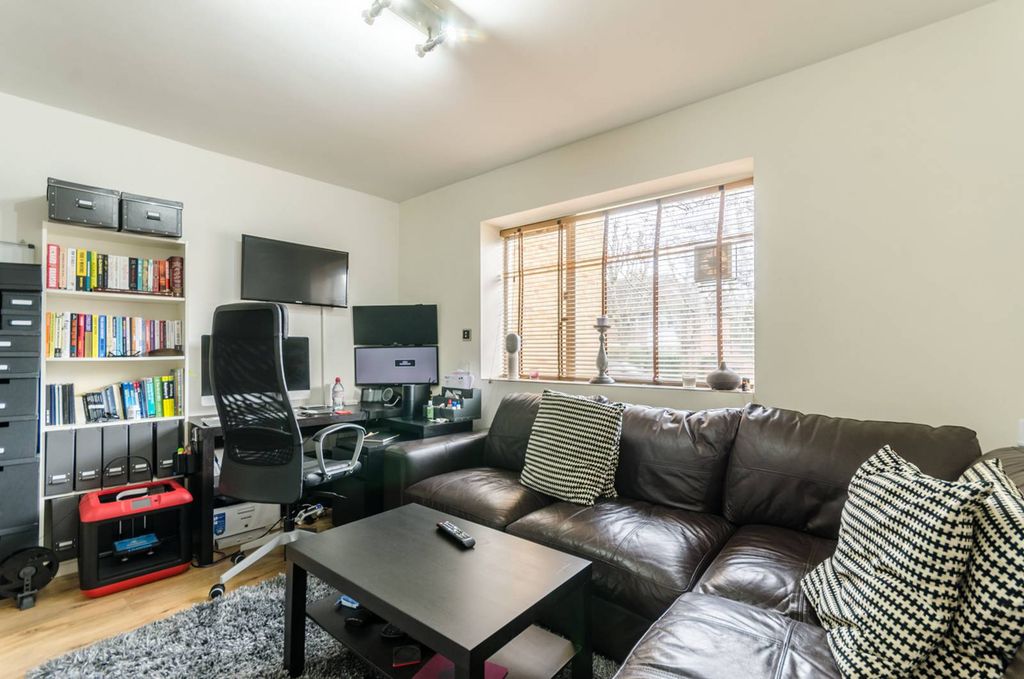 Property photo 2 of 7