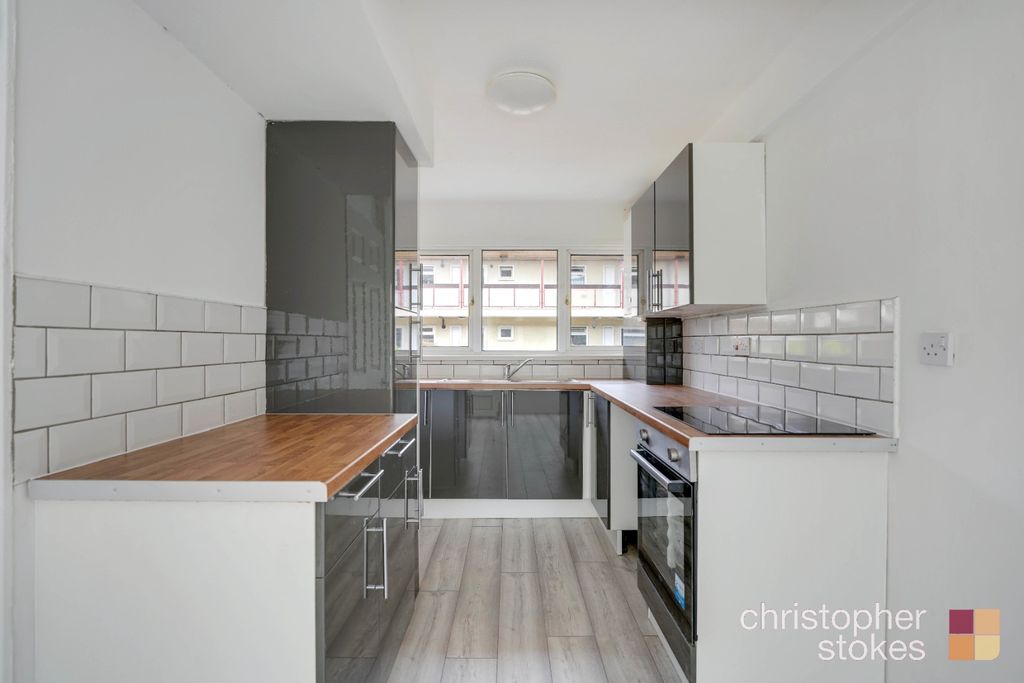 Property photo 2 of 13 3844753