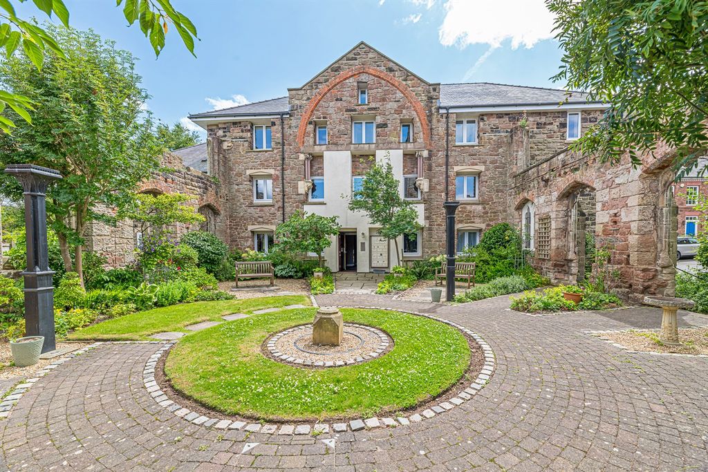 Property photo 1 of 18 (Main)