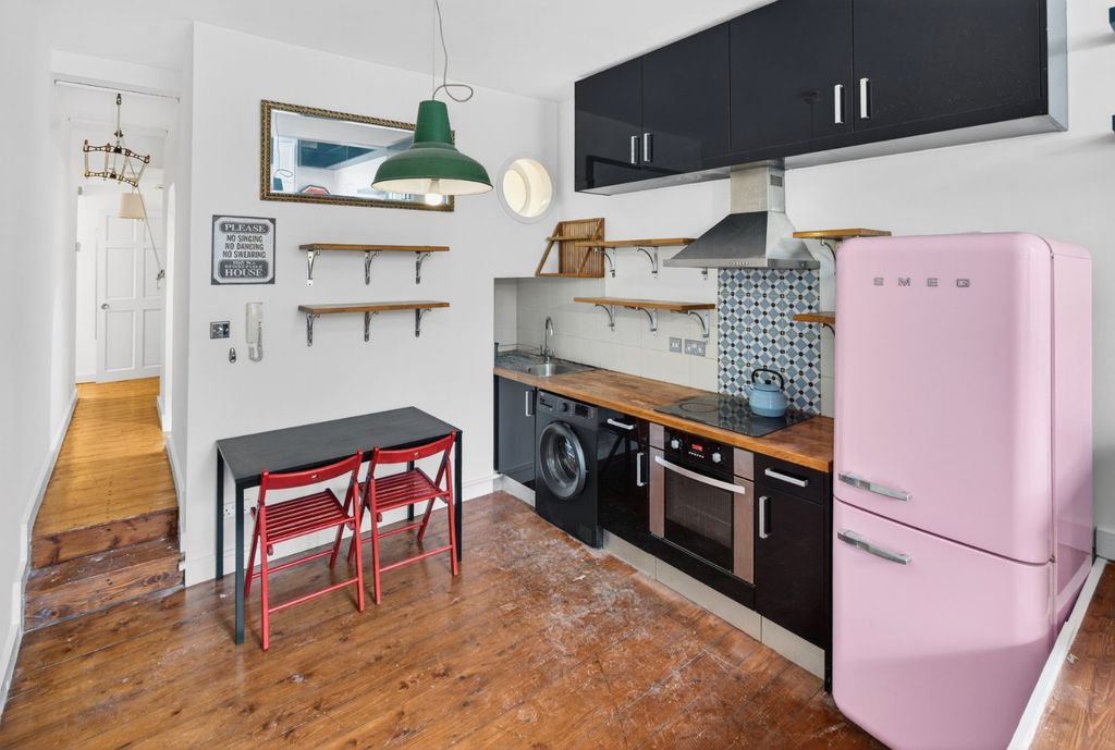 Property photo 3 of 19 Picture No. 25