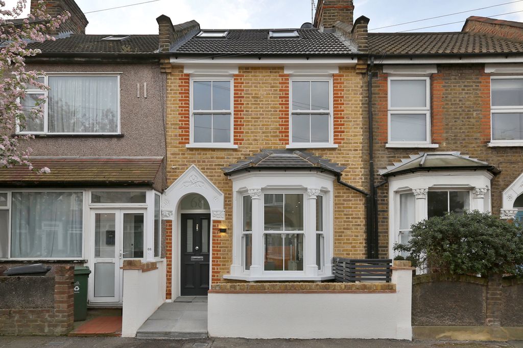 Property photo 2 of 25