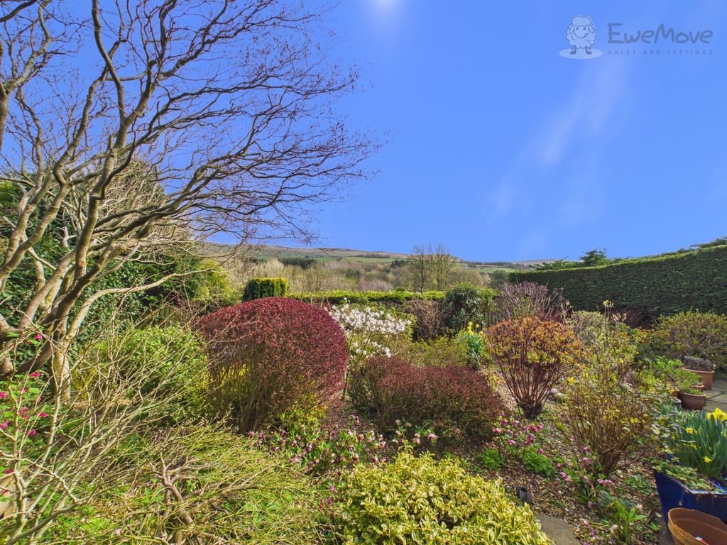 Property photo 2 of 14 Cam03640G0-Pr0114-Still004