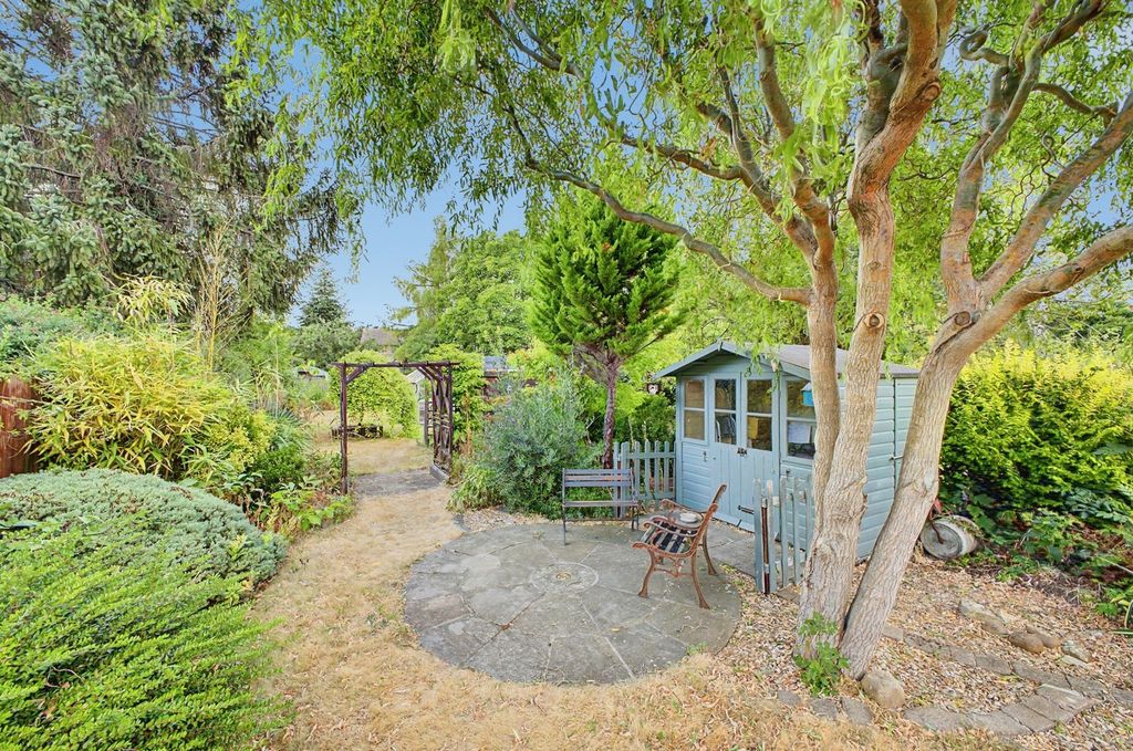 Property photo 2 of 23 Garden