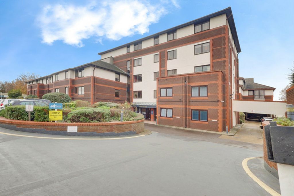 Property photo 1 of 21