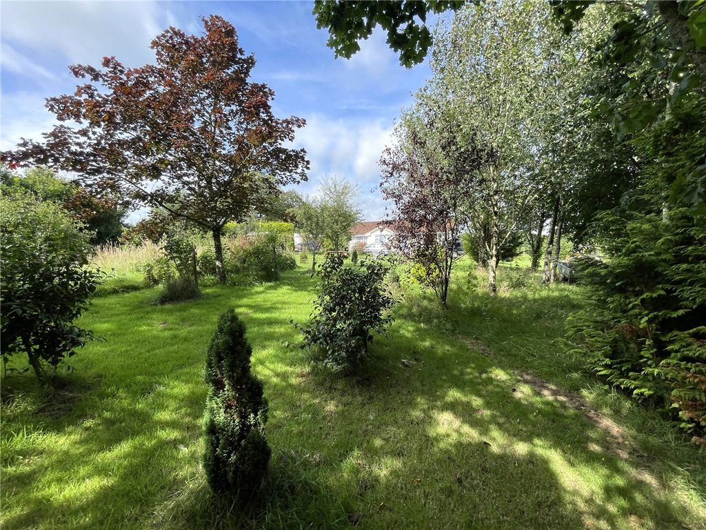 Property photo 2 of 27 Picture No. 02