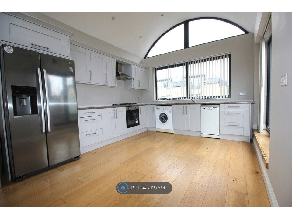 Property photo 1 of 8 Kitchen