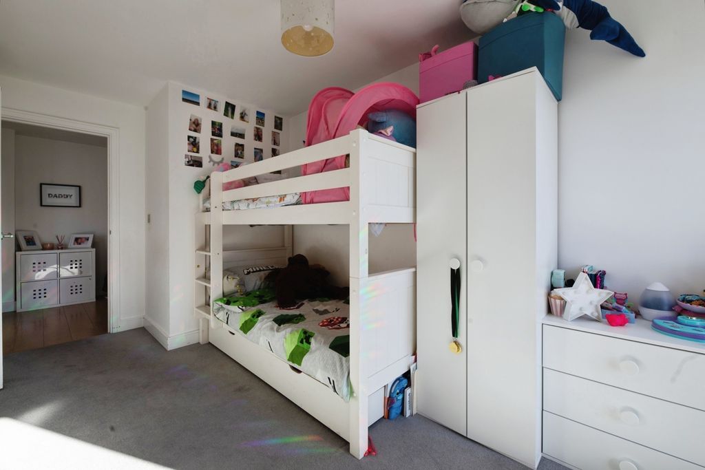 Additional image 13 of 2 bed flat for saleThe Broadway, Loughton, Essex IG10