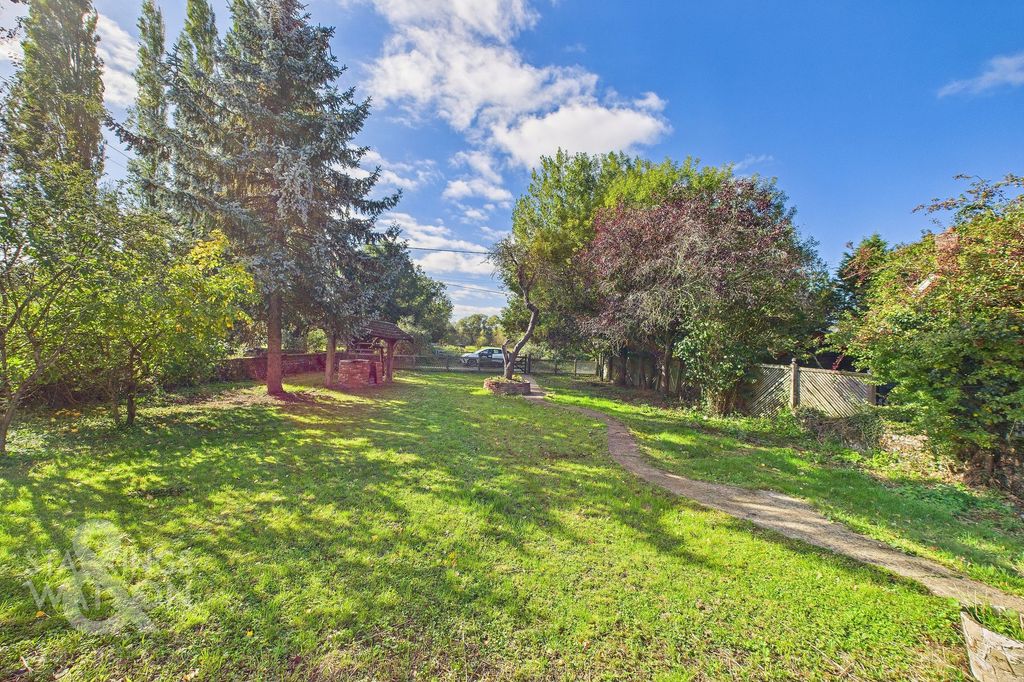 Property photo 3 of 37