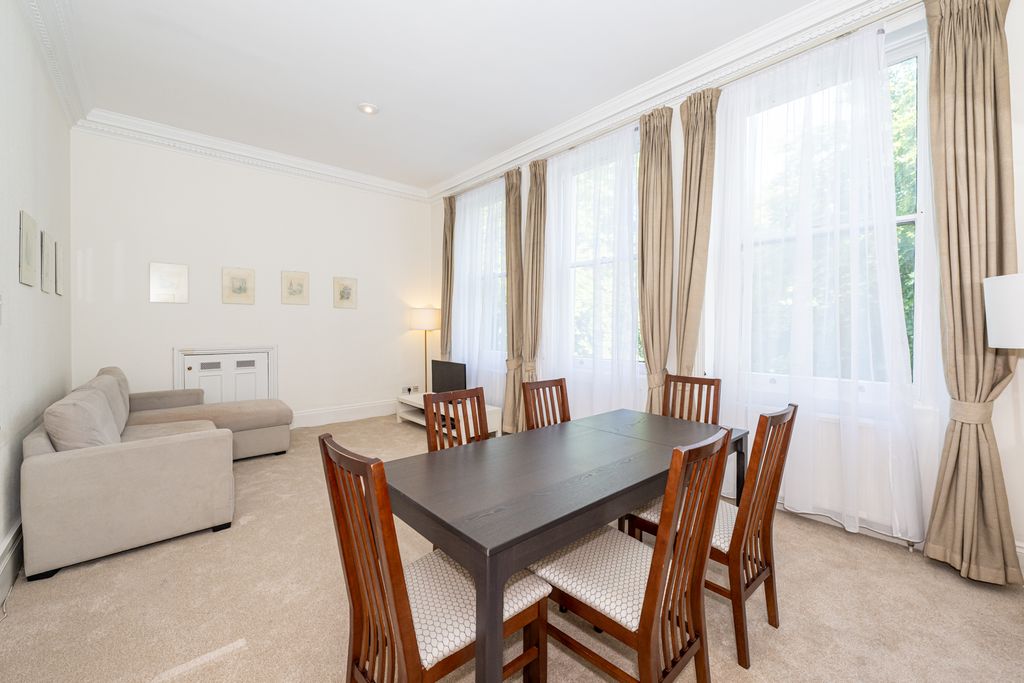 Property photo 1 of 13 Courtfield Gardens L@5-6-004 Lr