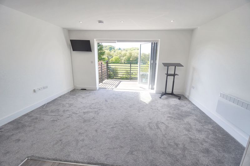 Property photo 3 of 13 Photo 8