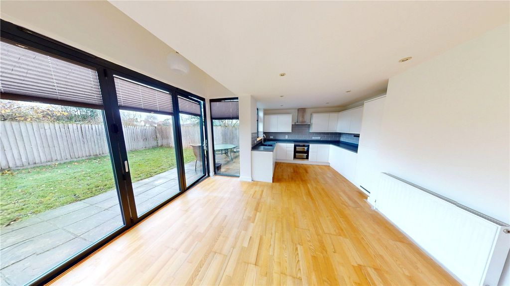 Property photo 3 of 13 Picture No. 17