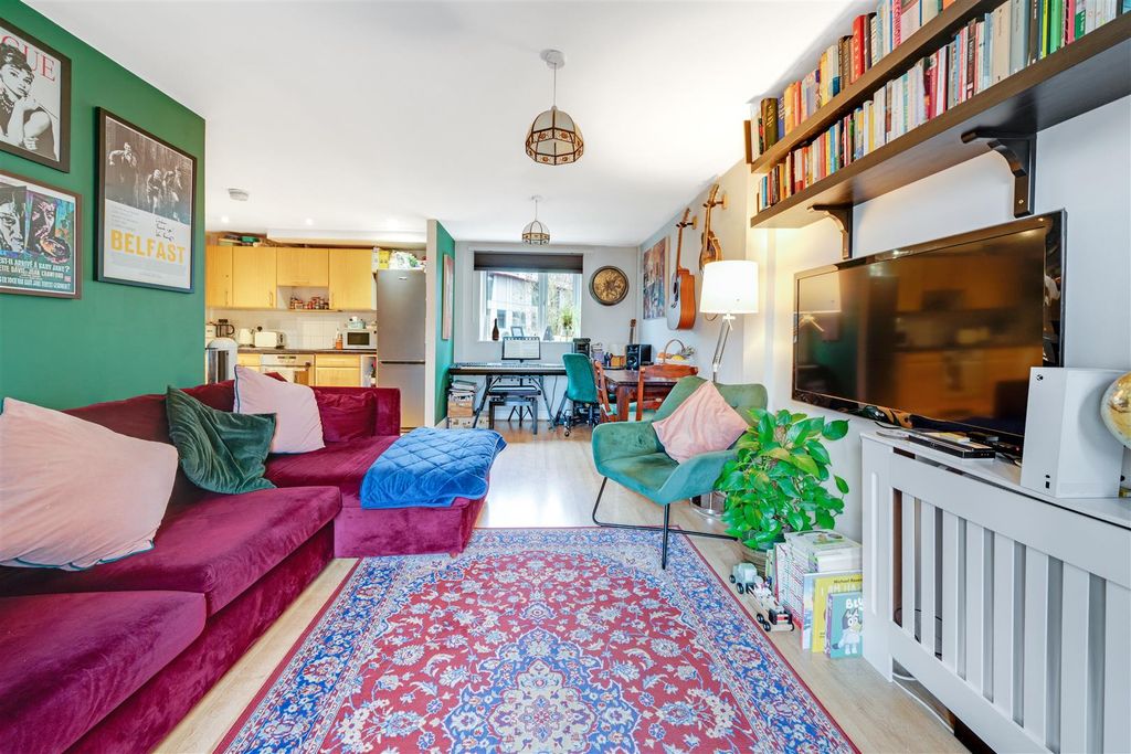 Property photo 1 of 11