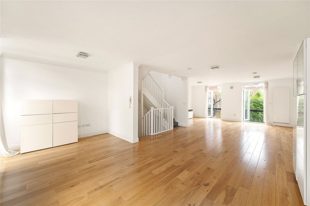 Property photo 2 of 16 Reception Room