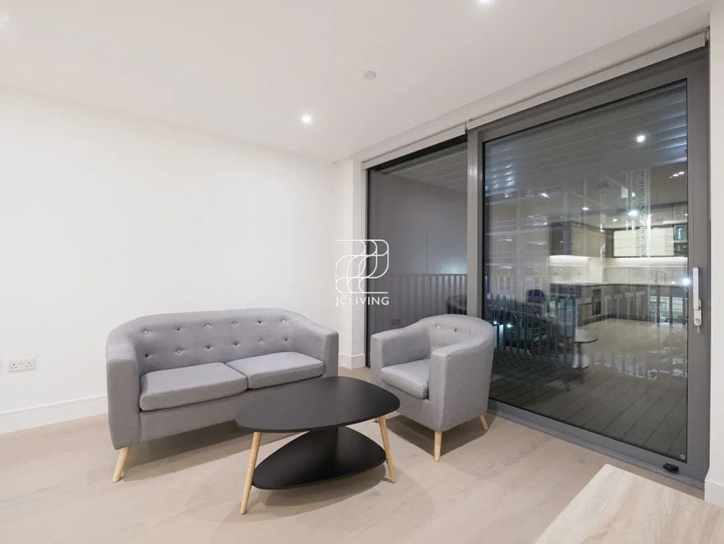 Property photo 3 of 18 Gallery