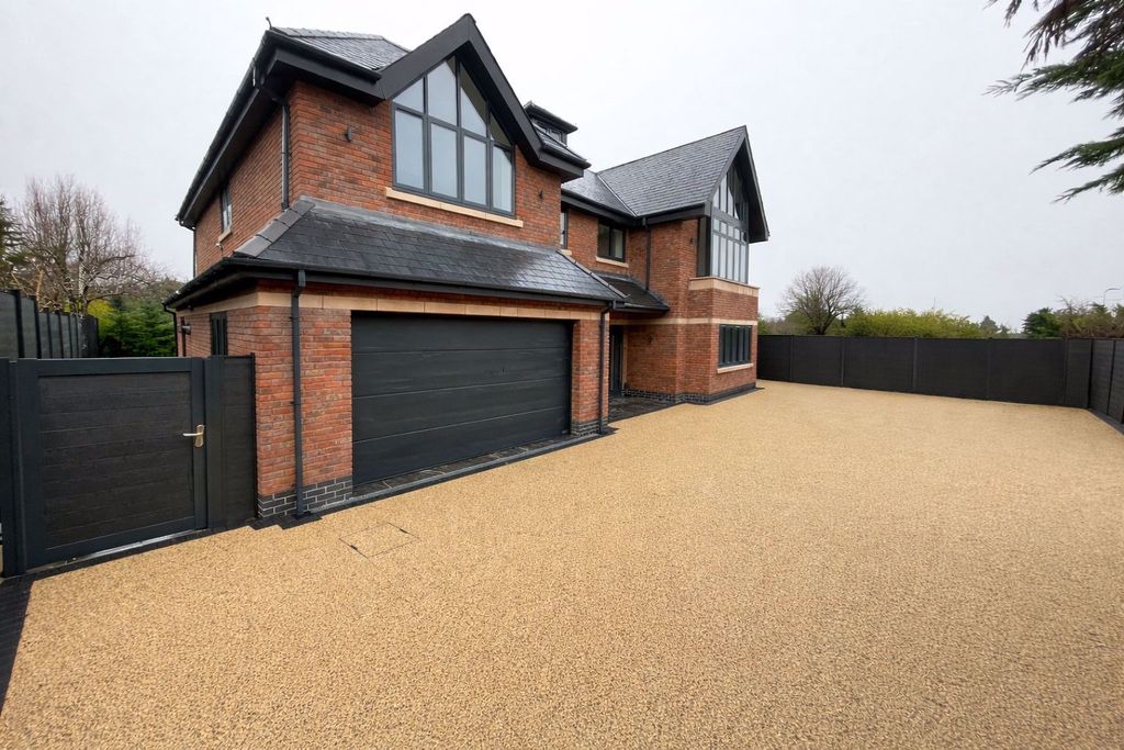 Property photo 2 of 30