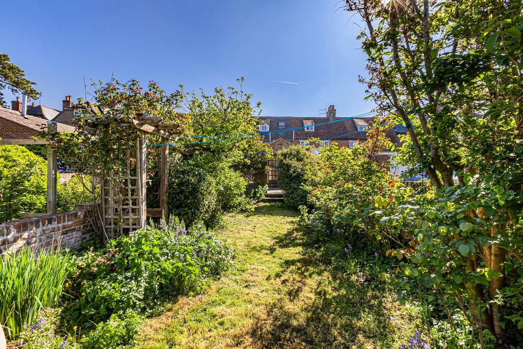 Property photo 3 of 19