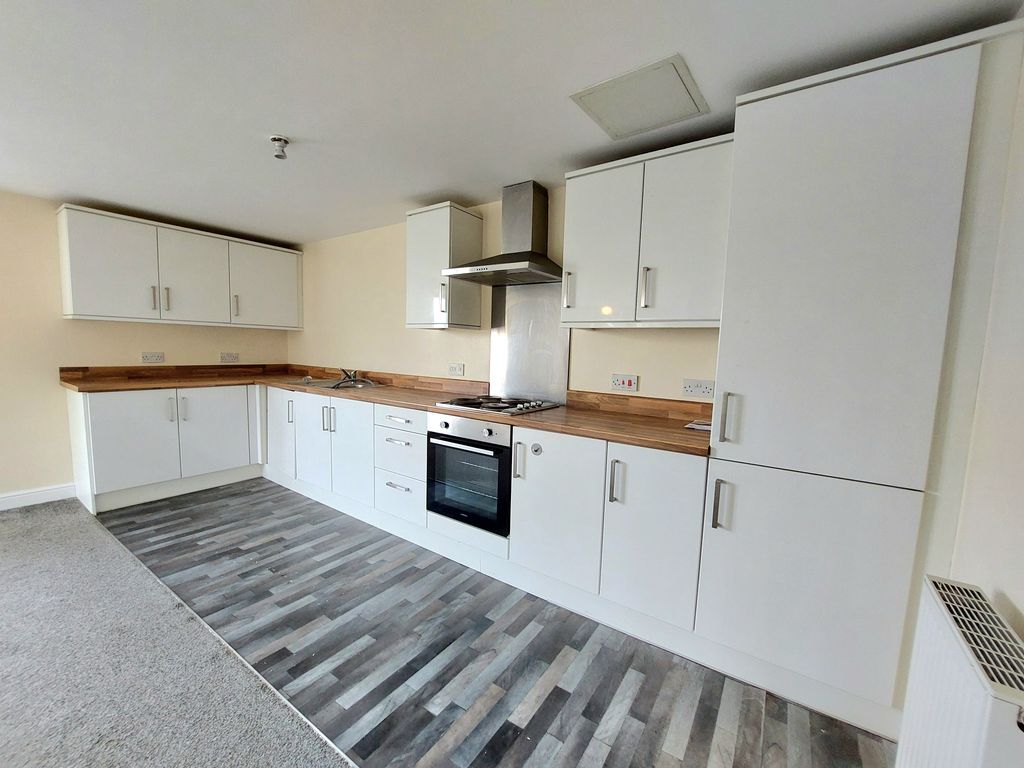 Property photo 2 of 9 Kitchen