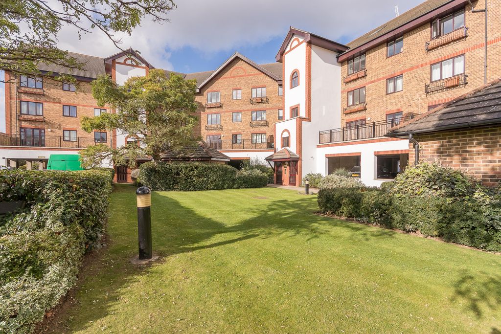 Property photo 2 of 10