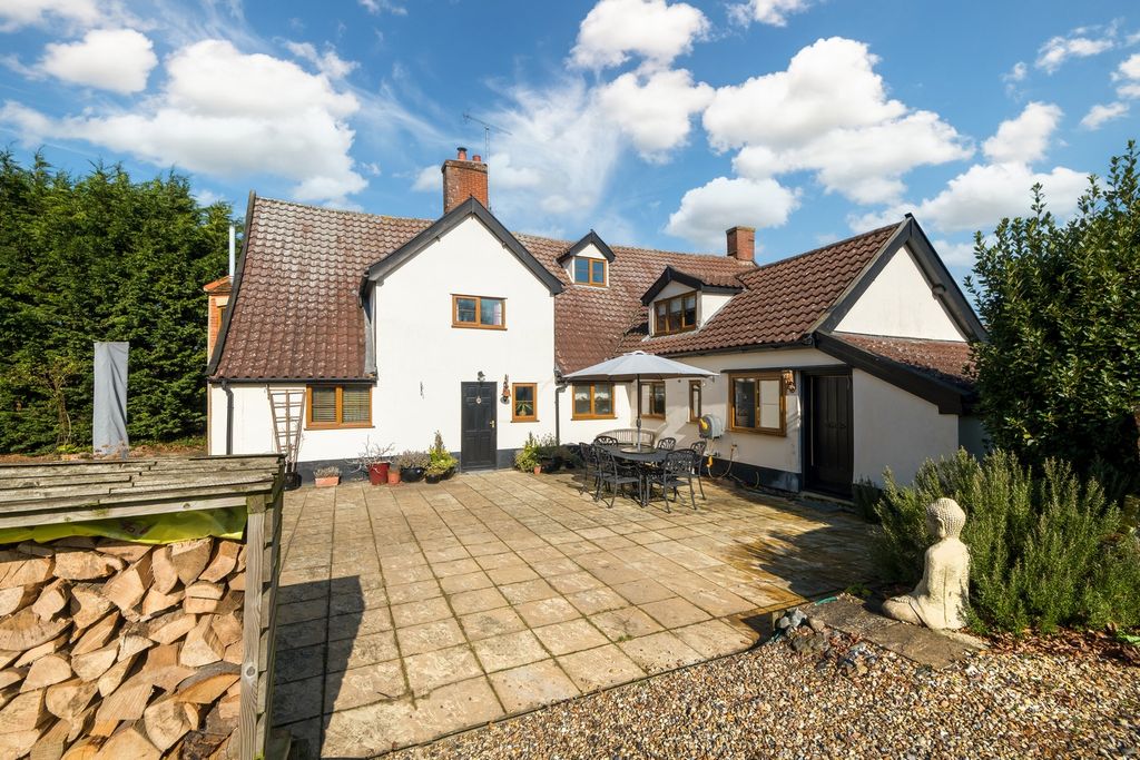 Property photo 2 of 35 1440Px_Black Swan House - 4