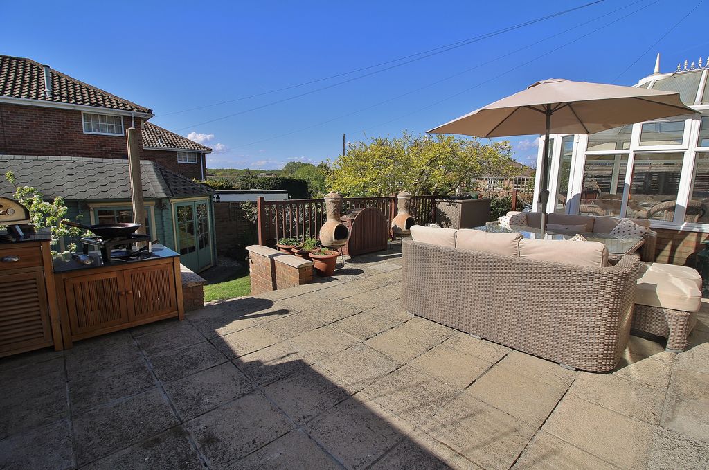Property photo 2 of 26